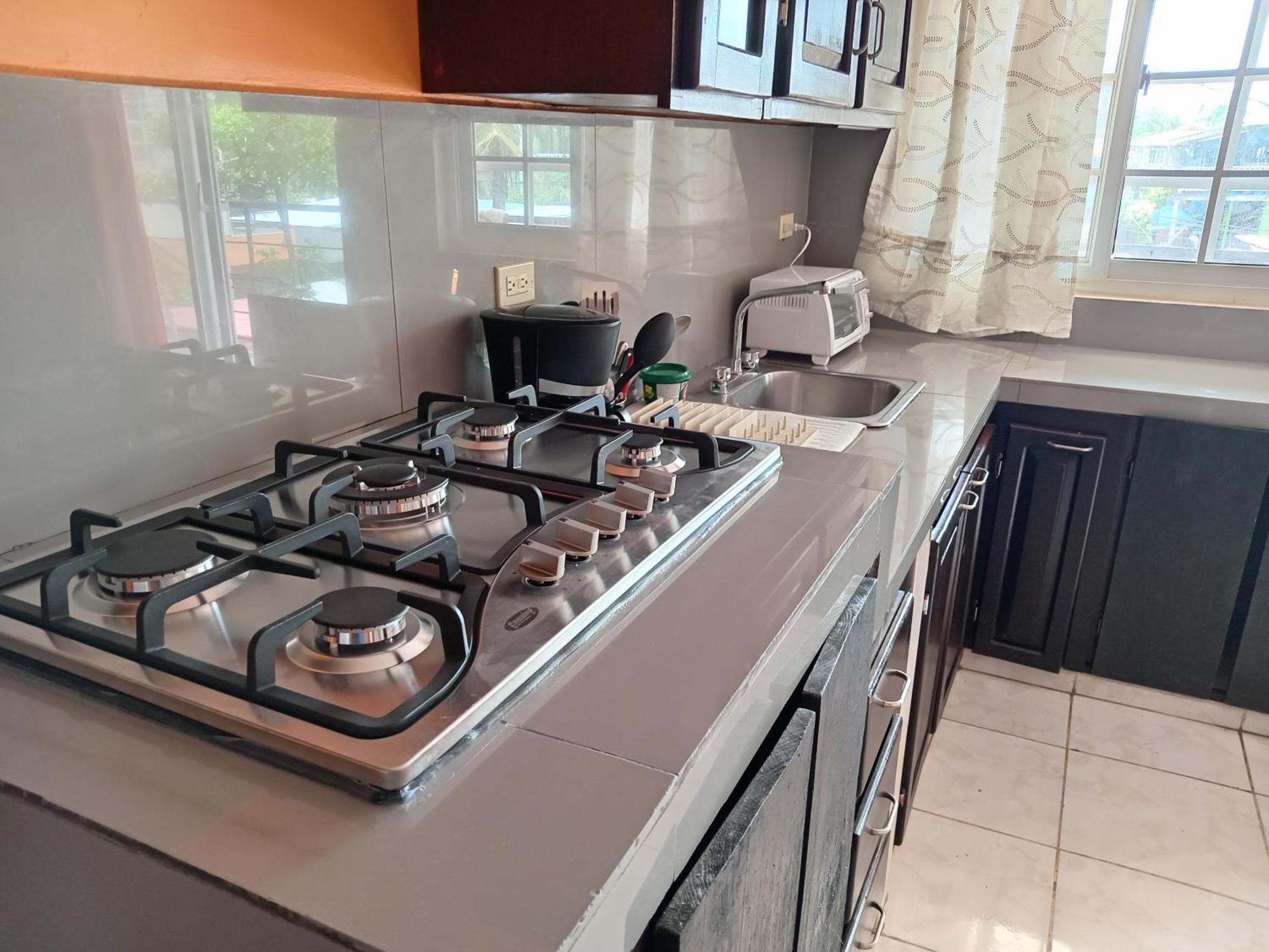 Sun Havens Apartments & Suites โบกัสทาวน์ ภายนอก รูปภาพ