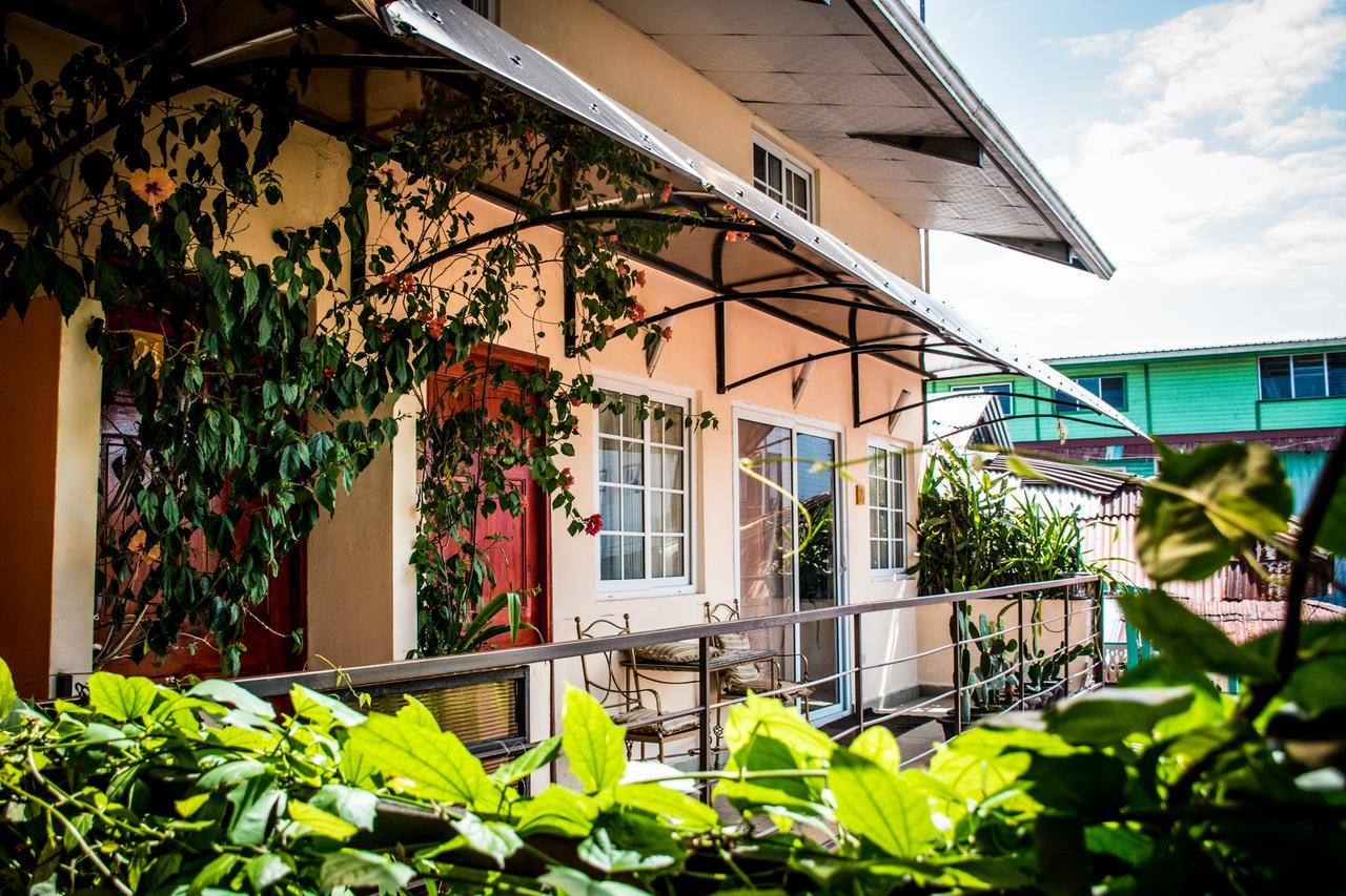 Sun Havens Apartments & Suites โบกัสทาวน์ ภายนอก รูปภาพ
